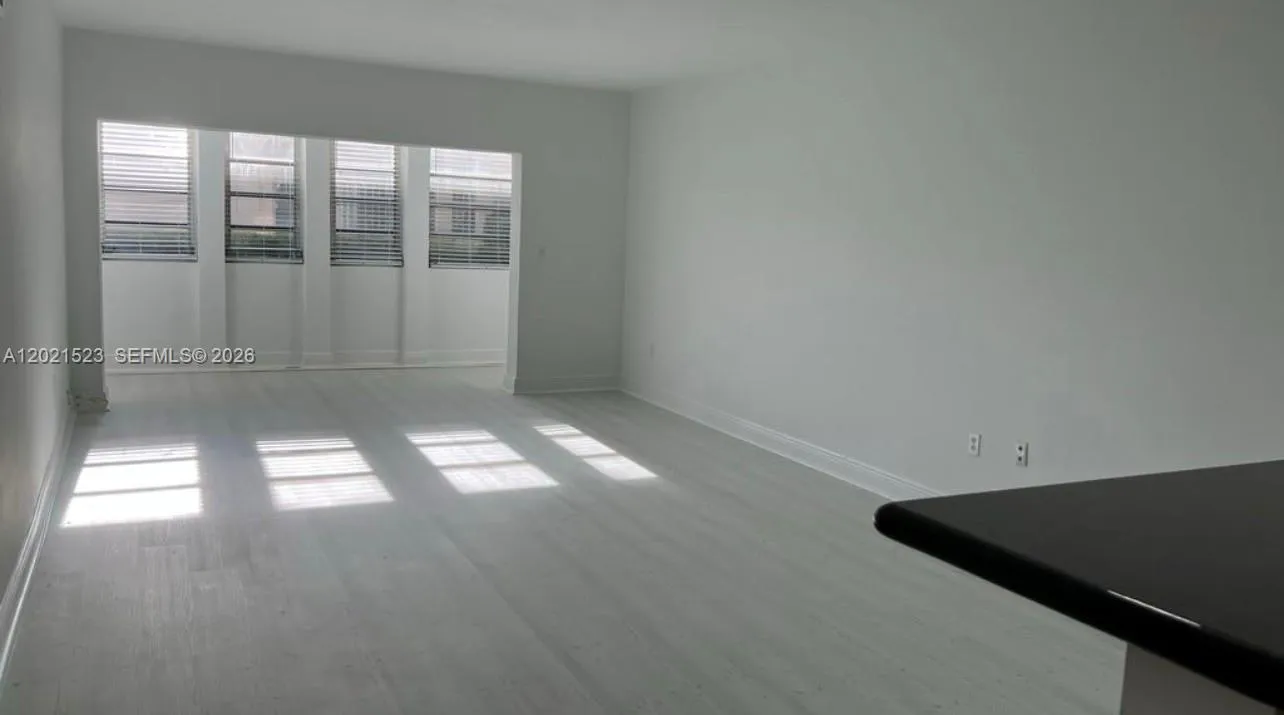 9159 SW 77th Ave # 101, Miami FL 33156
