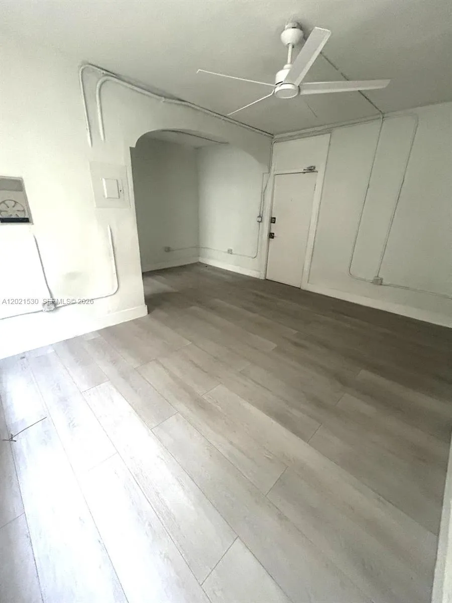 967 SW 5th St # 10, Miami FL 33130