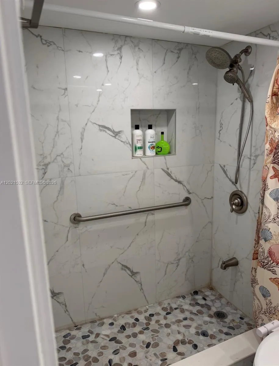 3140 S Ocean Dr # 1003, Hallandale Beach FL 33009