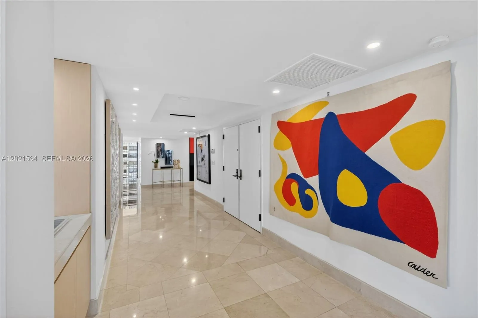 6 bedroom 4 bath for sale at 2 Grove Isle Dr # 802, Miami FL 33133