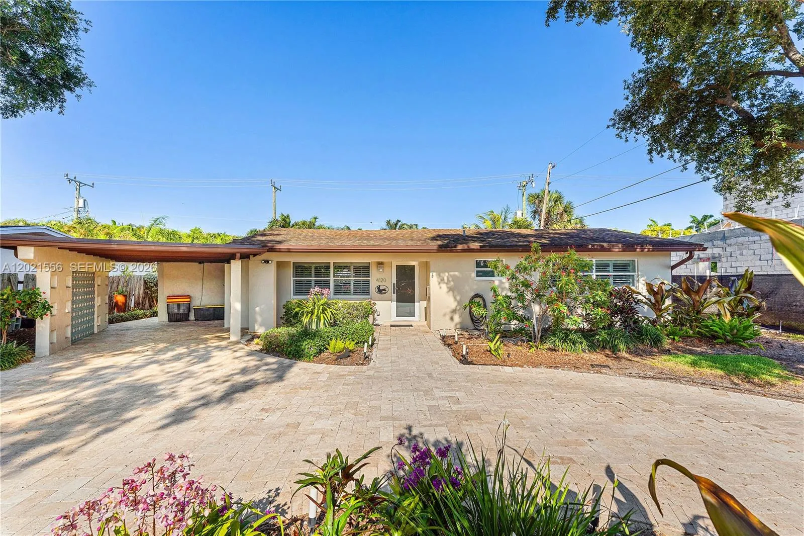 3 bedroom 3 bath for sale at 4120 NE 20th Ave, Oakland Park FL 33308