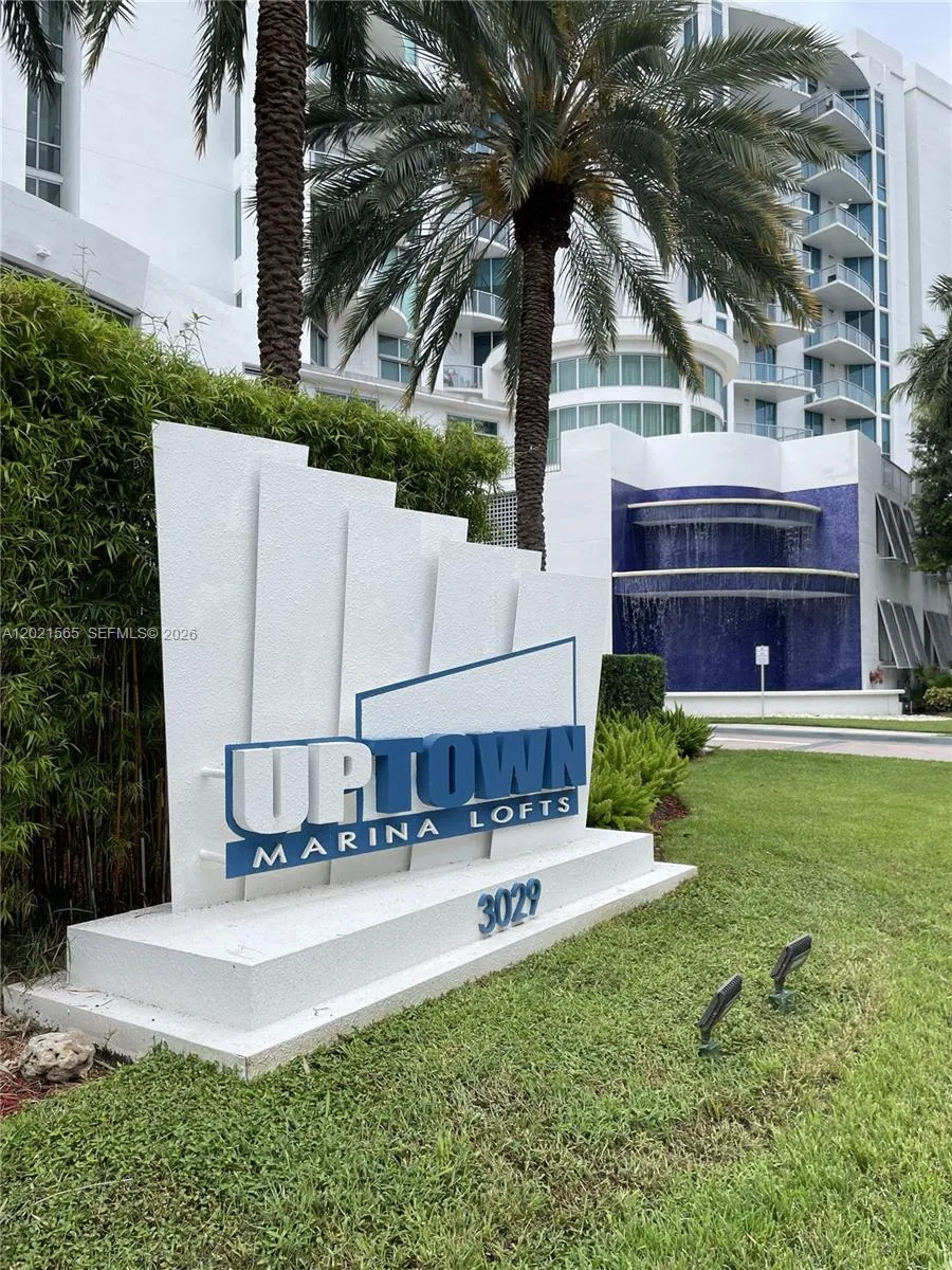 3029 NE 188th St # 819, Aventura FL 33180