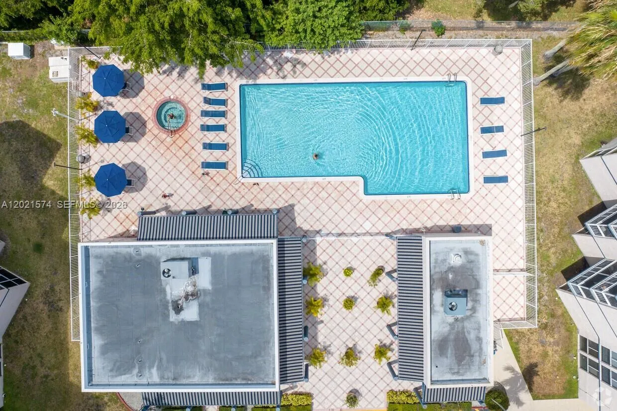 7075 NW 186th St # C207, Hialeah FL 33015