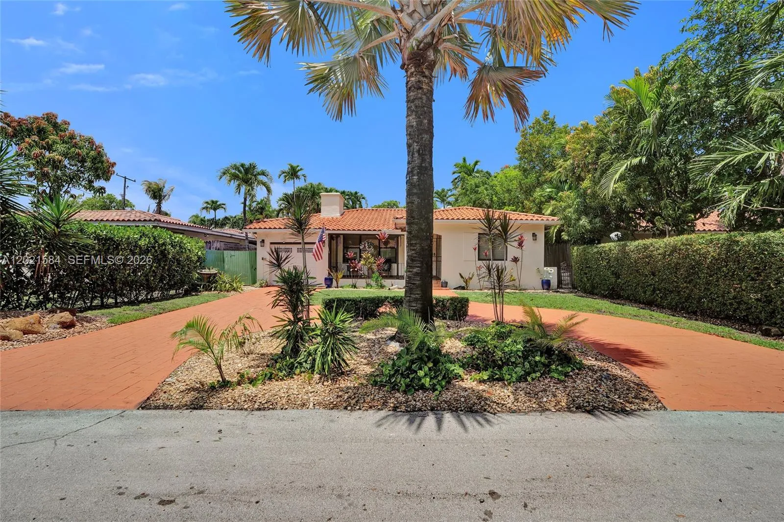 811 NE 73rd St, Miami FL 33138