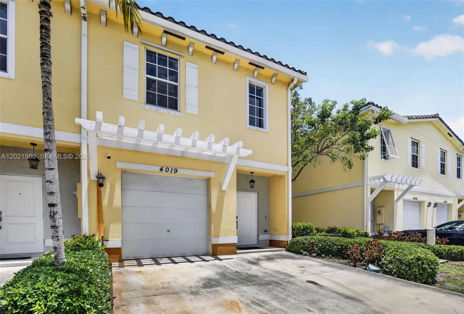 4019 NW 11th Dr, Lauderhill FL 33313