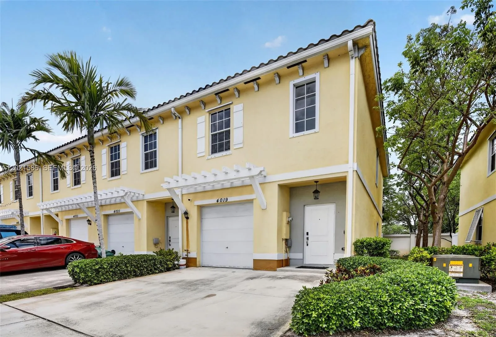 4019 NW 11th Dr, Lauderhill FL 33313
