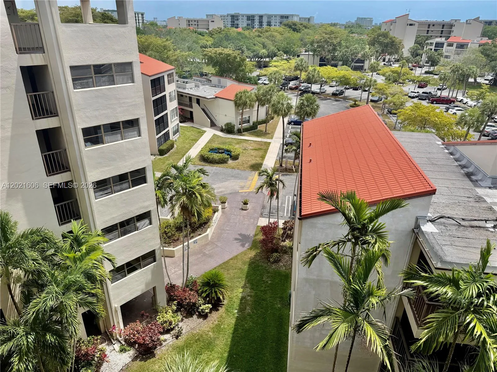 2322 S Cypress Bend Dr # 708, Pompano Beach FL 33069