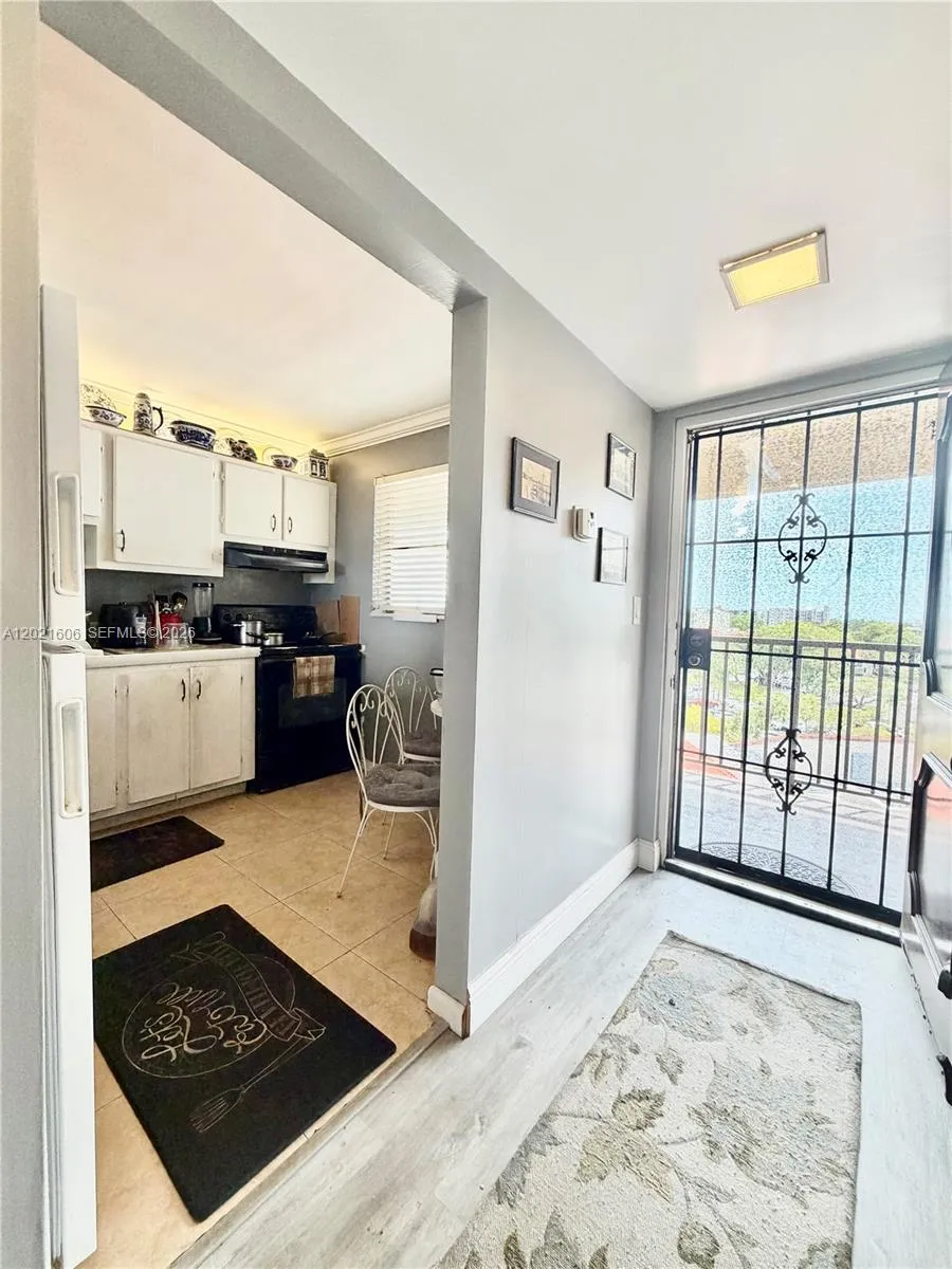 2322 S Cypress Bend Dr # 708, Pompano Beach FL 33069