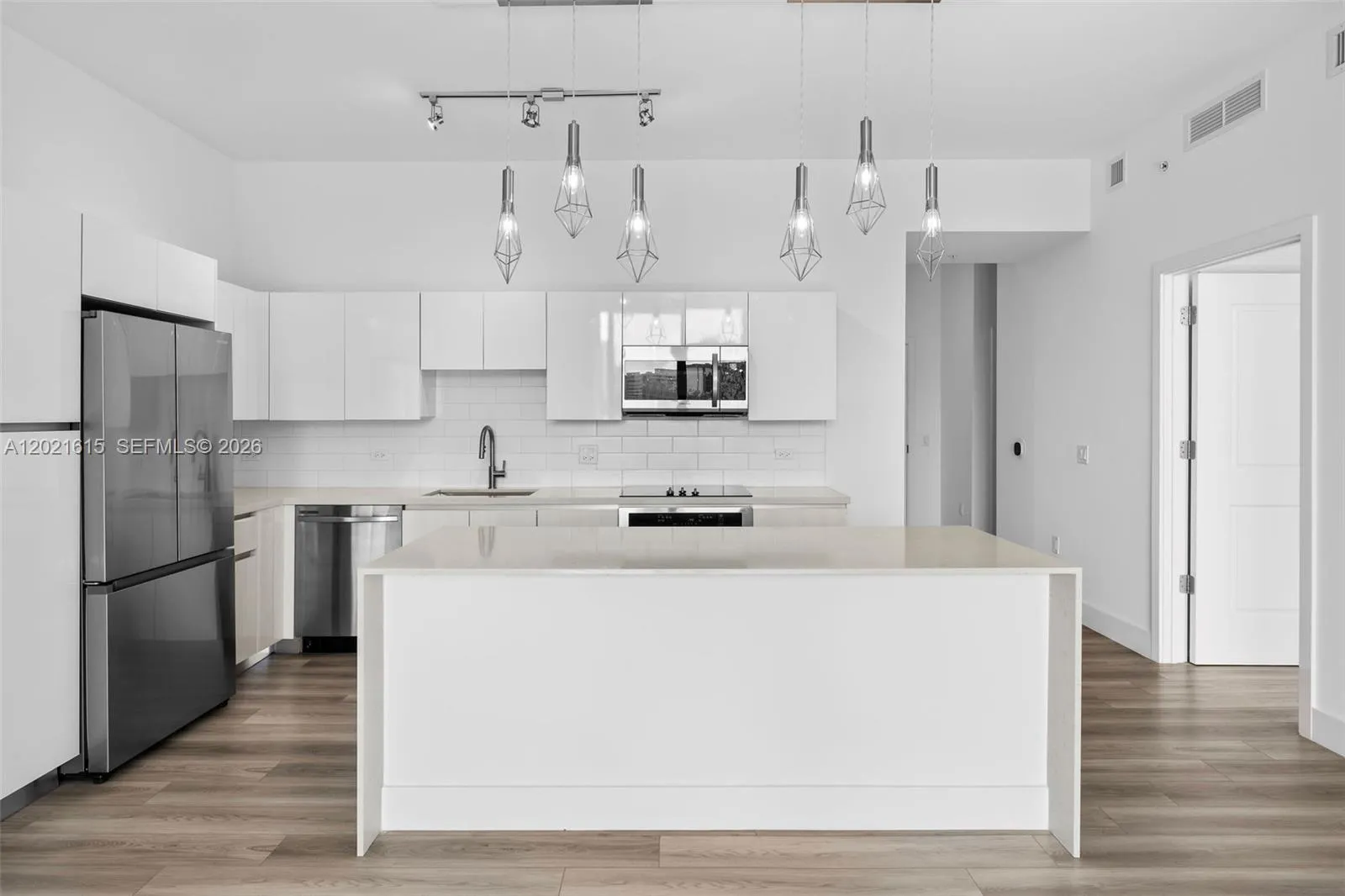 101 Diplomat Pkwy # 308, Hallandale Beach FL 33009