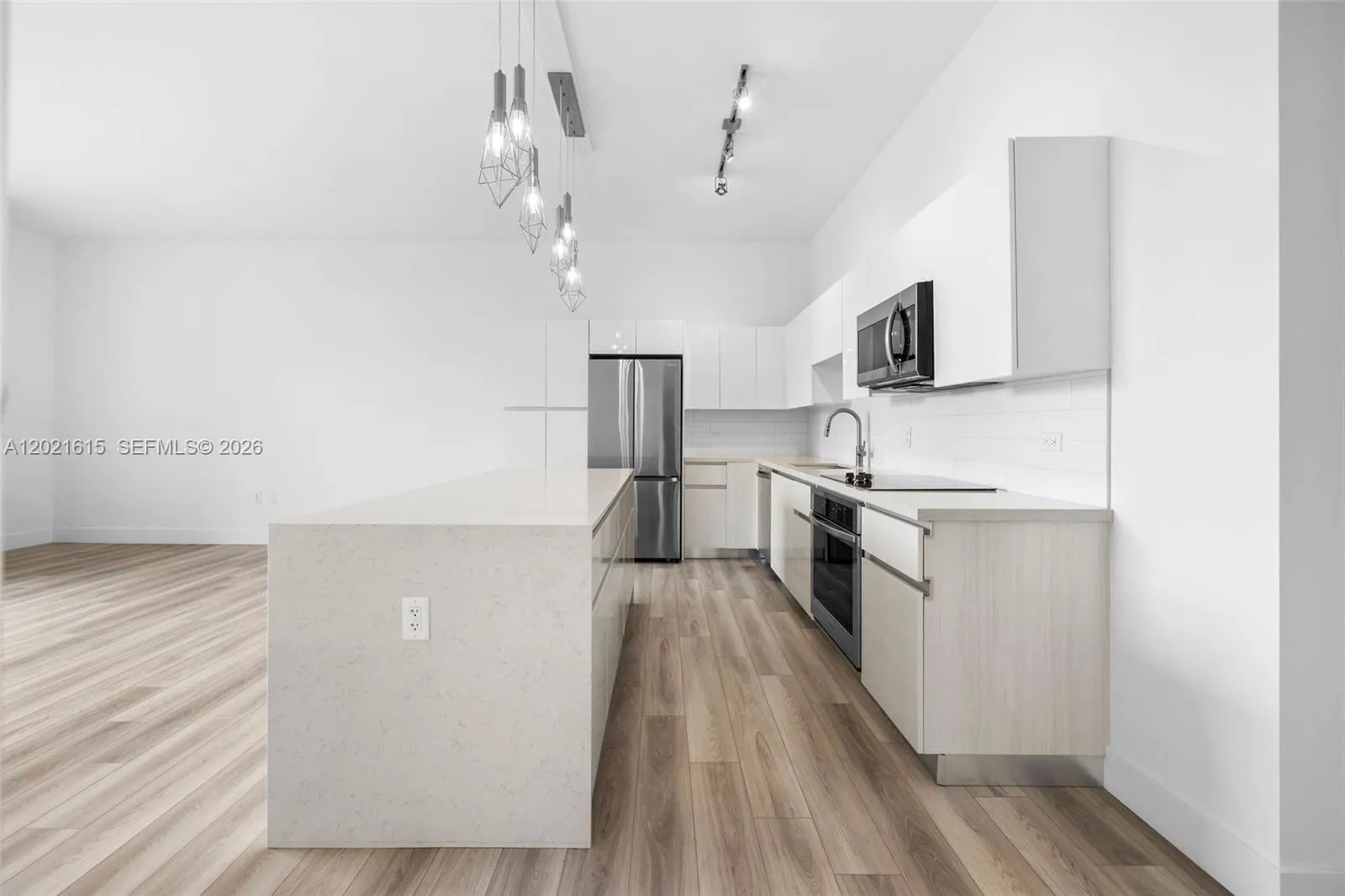 101 Diplomat Pkwy # 308, Hallandale Beach FL 33009