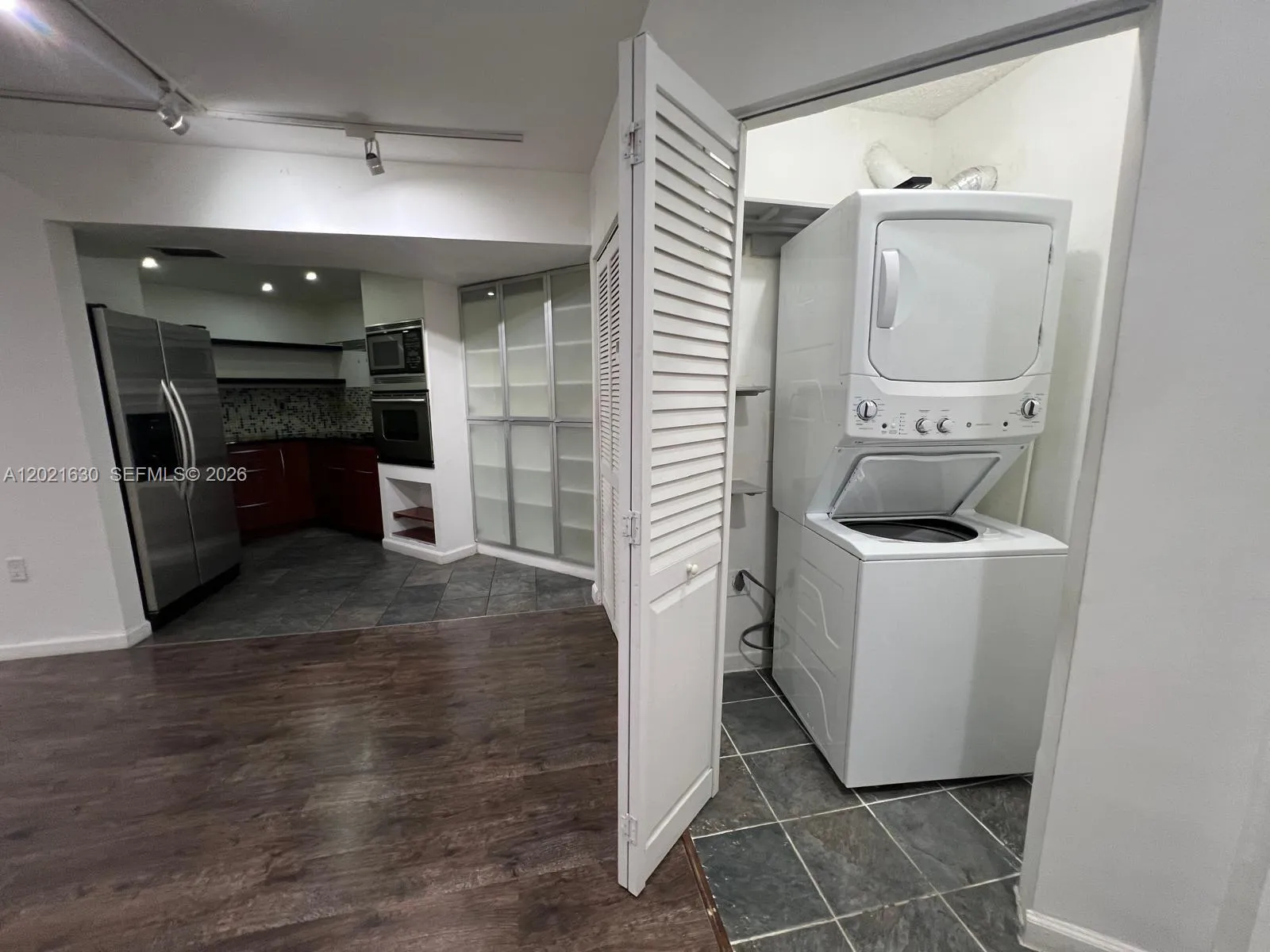 9715 Fontainebleau Blvd # E308, Miami FL 33172