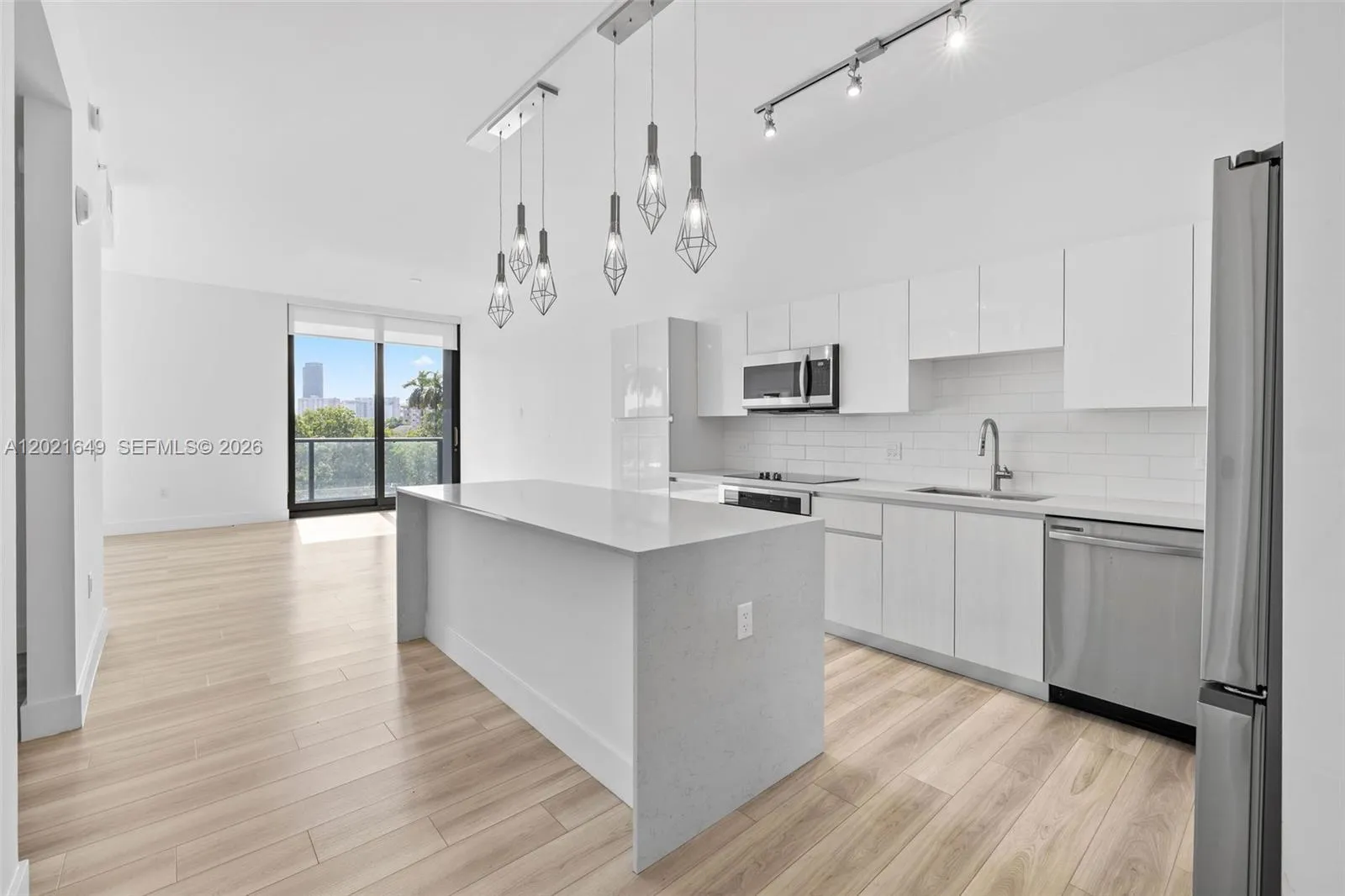 101 Diplomat Pkwy # 204, Hallandale Beach FL 33009