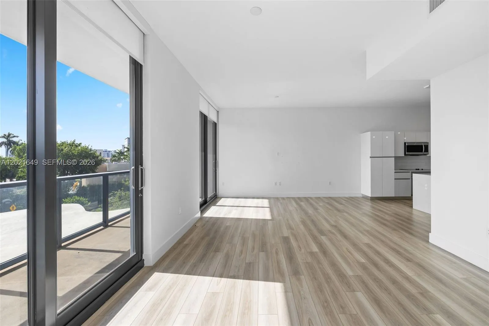 101 Diplomat Pkwy # 204, Hallandale Beach FL 33009