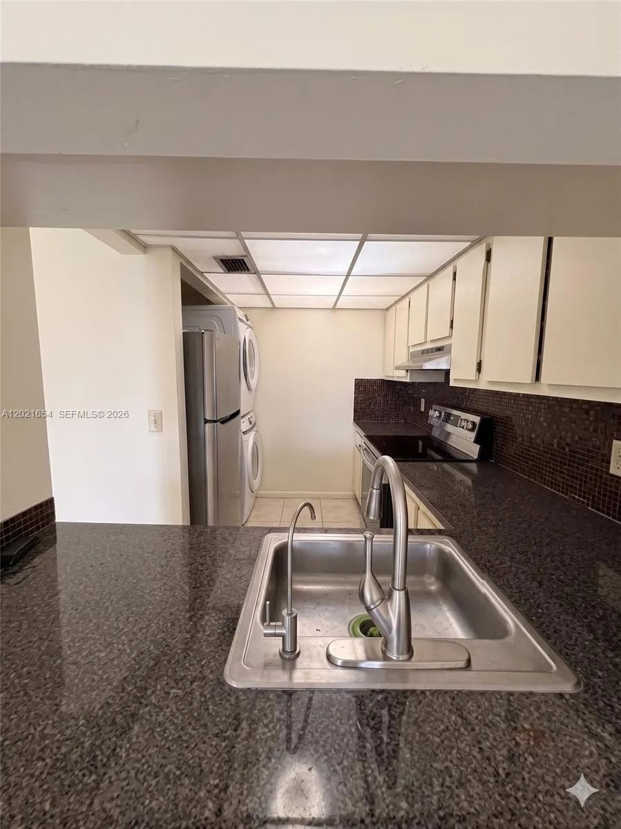 10038 Winding Lake # 204, South Miami FL 33351-5841