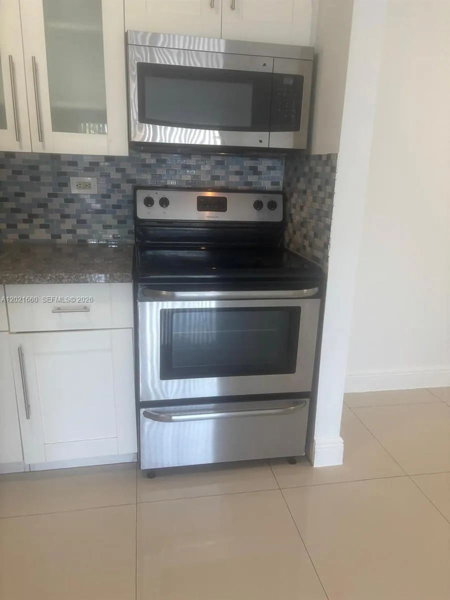 7120 NW 179th St # 106, Hialeah FL 33015