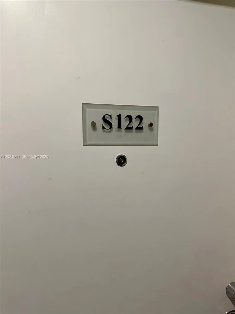 3000 ISLAND BL # 123, Aventura FL 33160