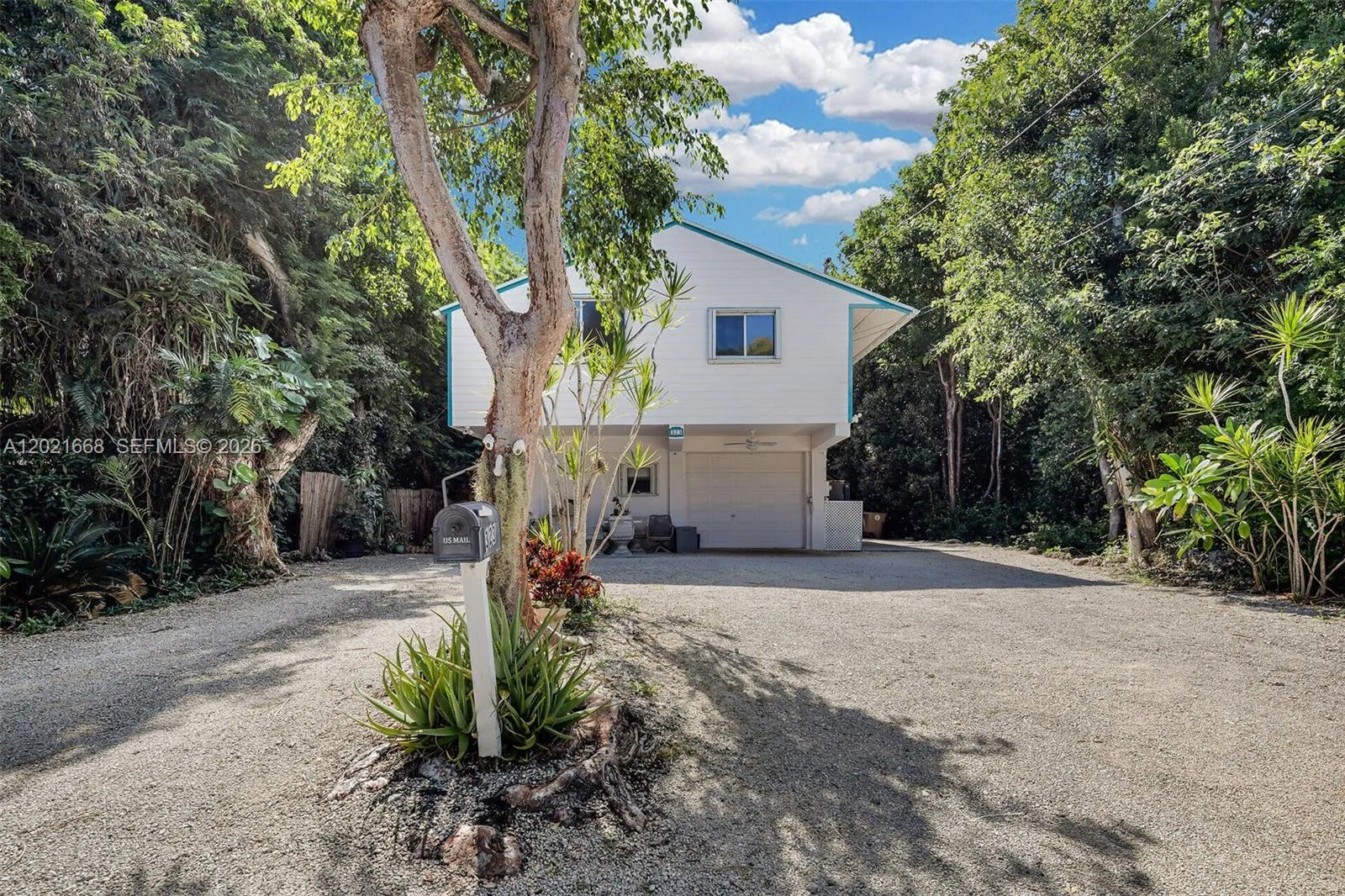 323 Bay View Ave, Key Largo FL 33037