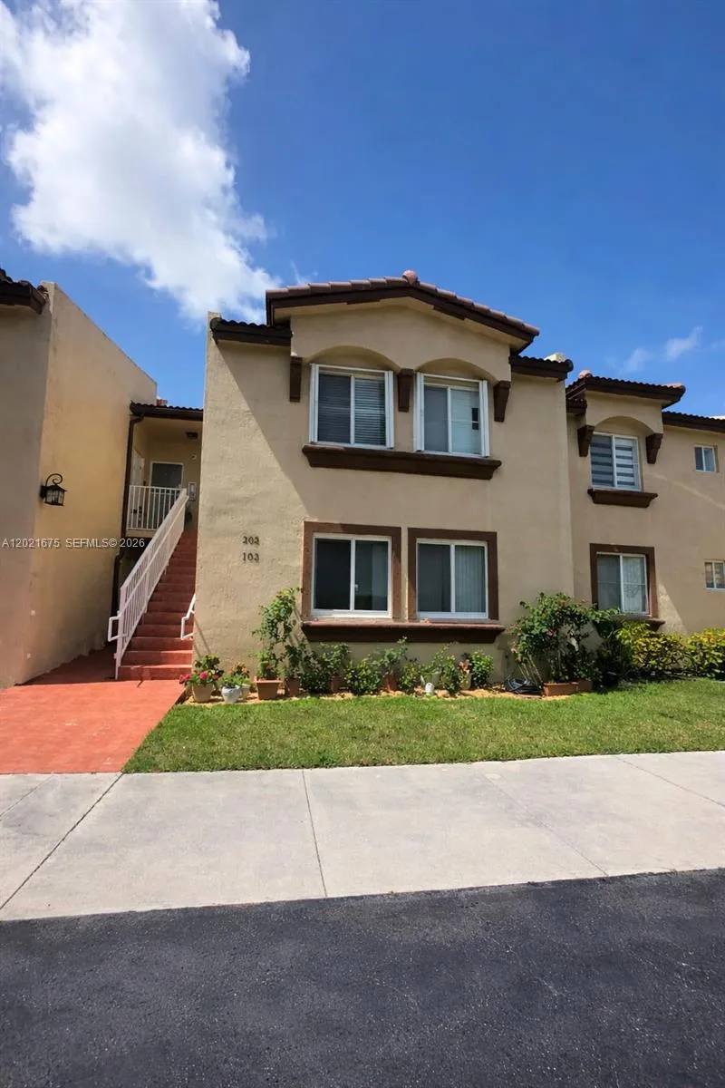 15761 SW 137 ave # 202, Miami FL 33177