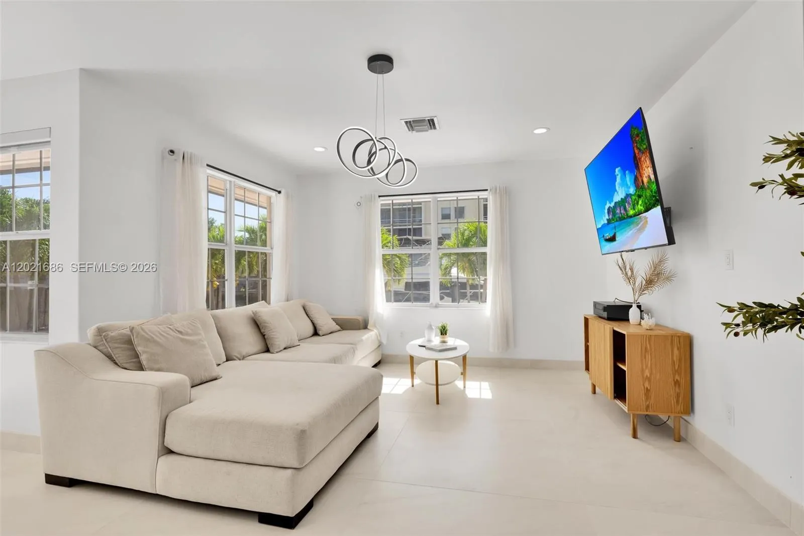 2940 NE 164th St, North Miami Beach FL 33160
