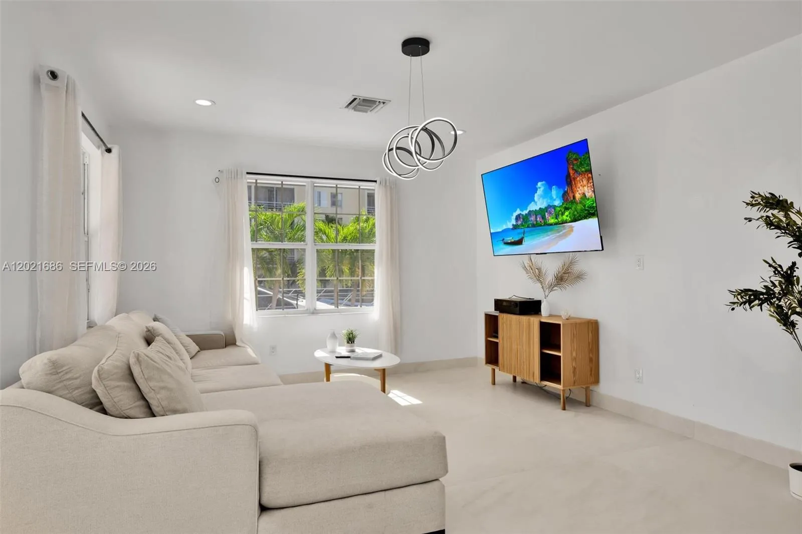 2940 NE 164th St, North Miami Beach FL 33160