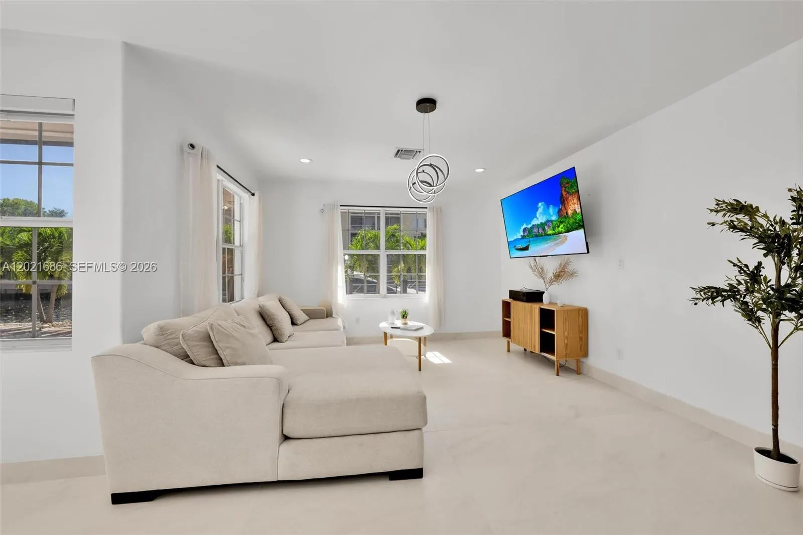 2940 NE 164th St, North Miami Beach FL 33160