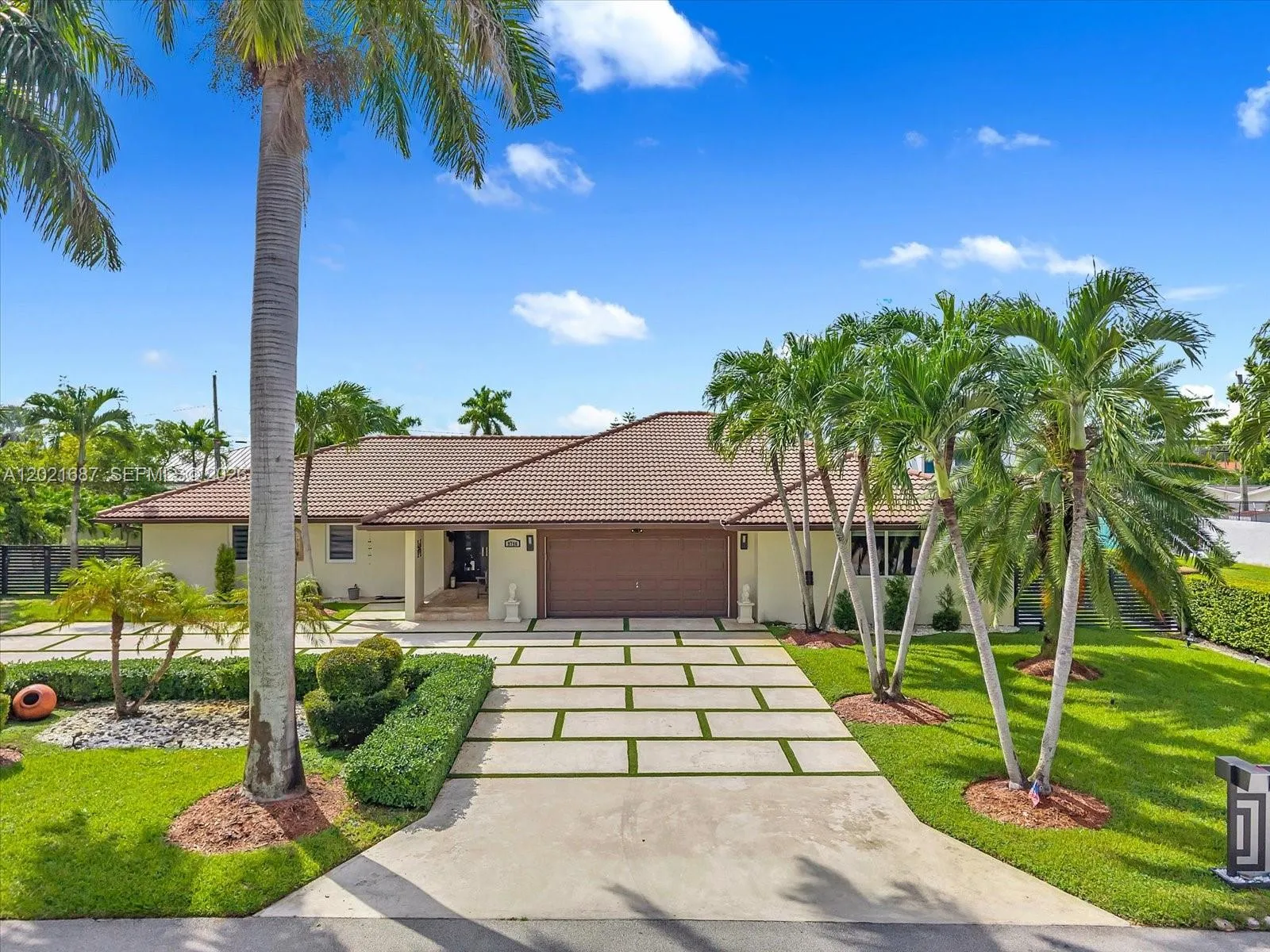 9796 NW 28th Ter, Doral FL 33172