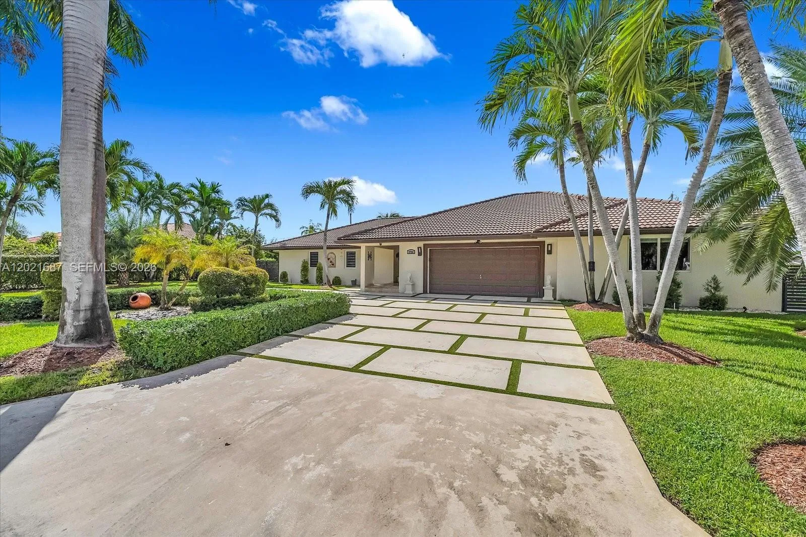 9796 NW 28th Ter, Doral FL 33172