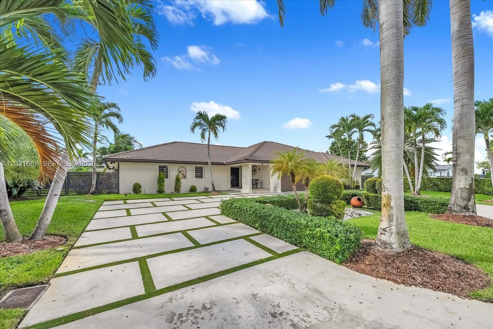 9796 NW 28th Ter, Doral FL 33172