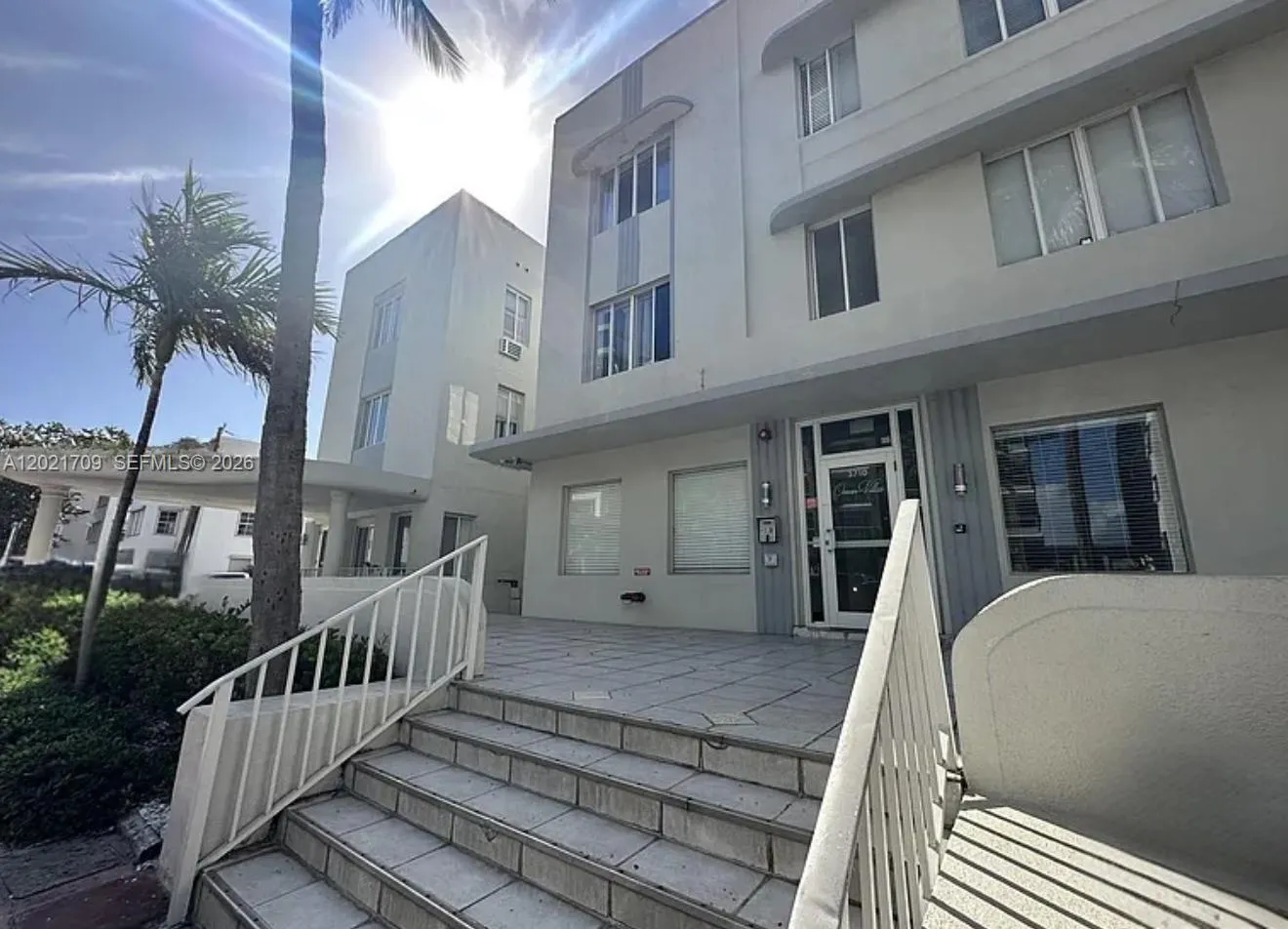 3700 Collins Ave # 306, Miami Beach FL 33140