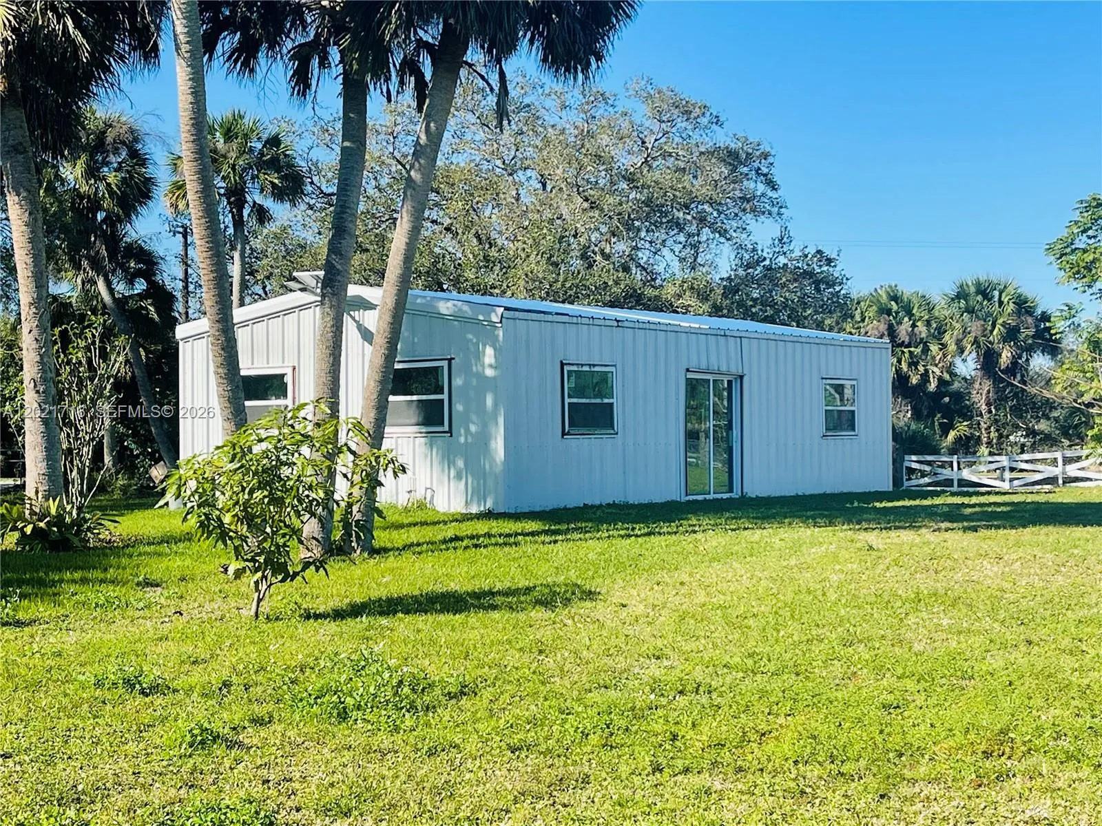 1326 Red Barn Rd, Moore Haven FL 33471