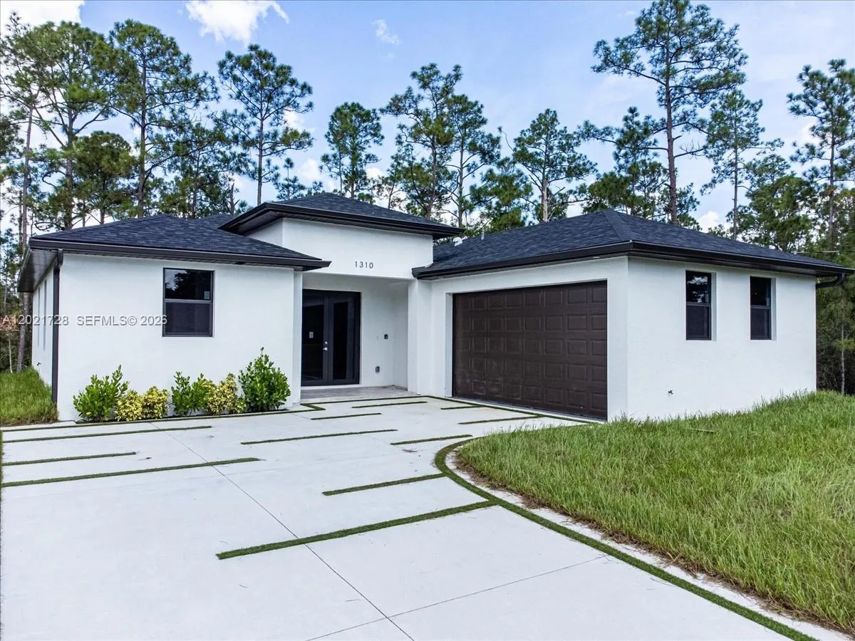 1310 Jefferson Ave, Lehigh Acres FL 33972