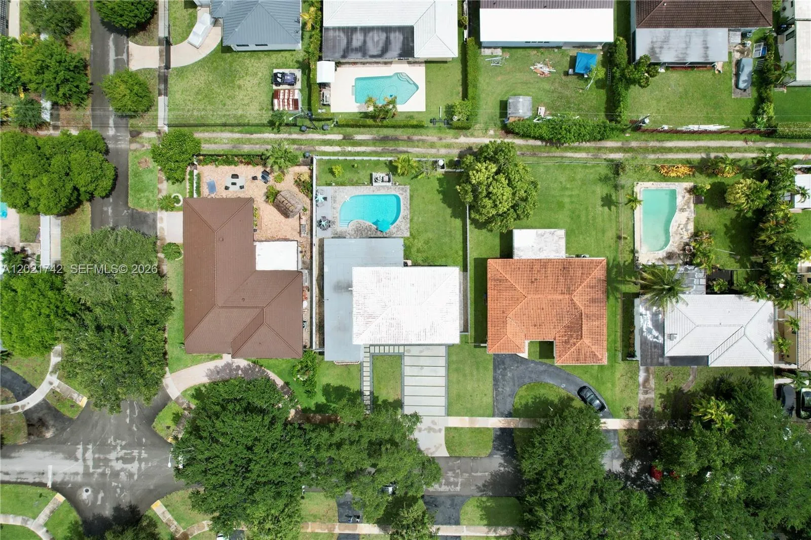 1183 Robin Ave, Miami Springs FL 33166