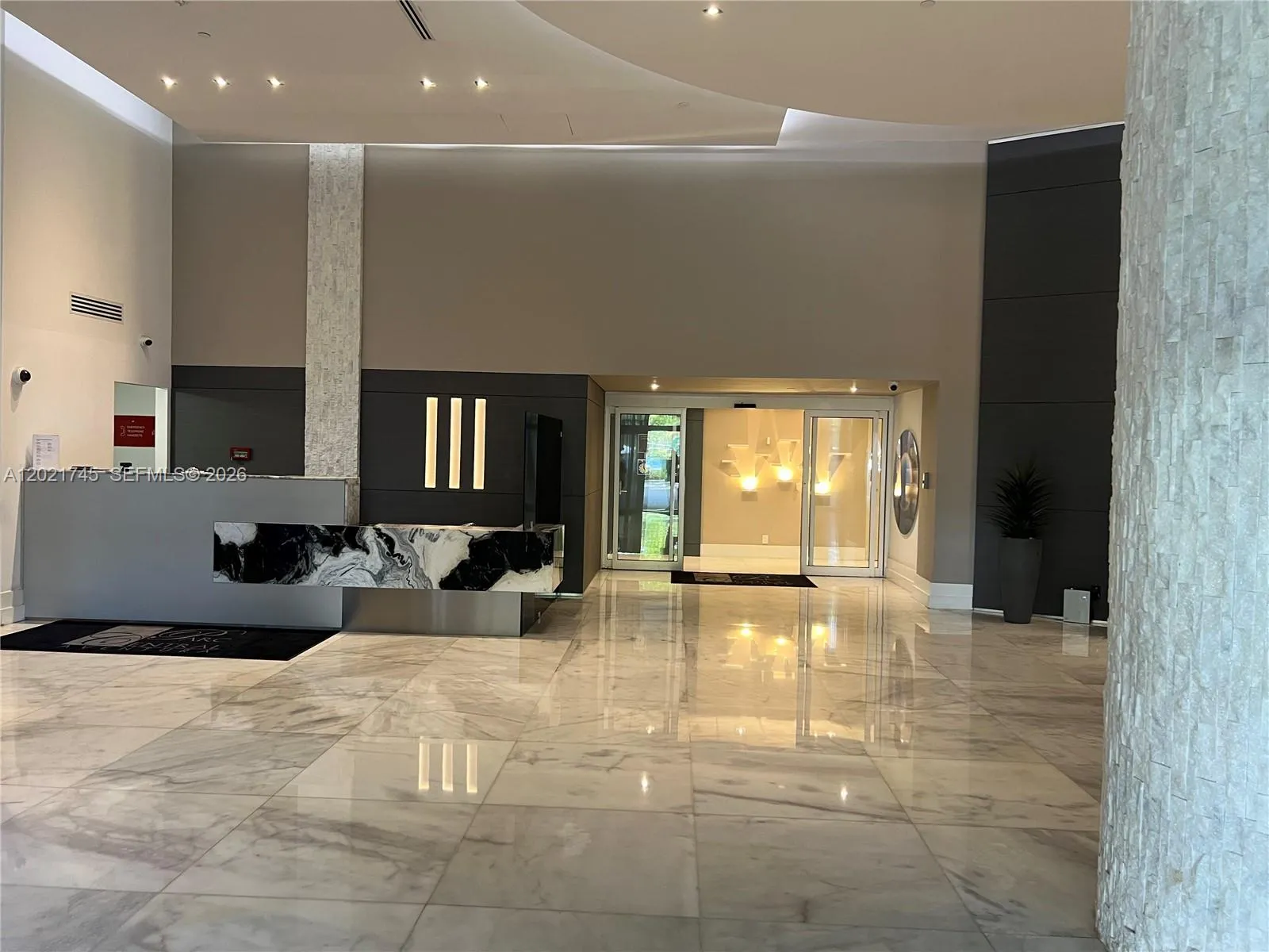 3300 NE 192nd St # 616, Aventura FL 33180
