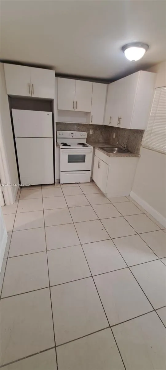 1362 SW 2nd St # 7, Miami FL 33135