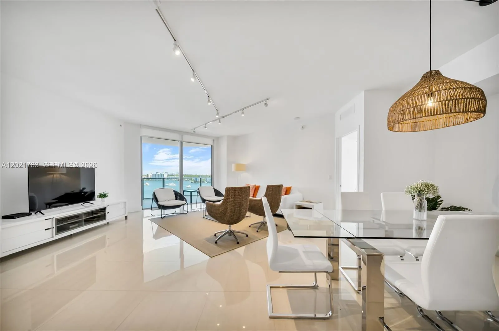17301 Biscayne Blvd # 907, North Miami Beach FL 33160