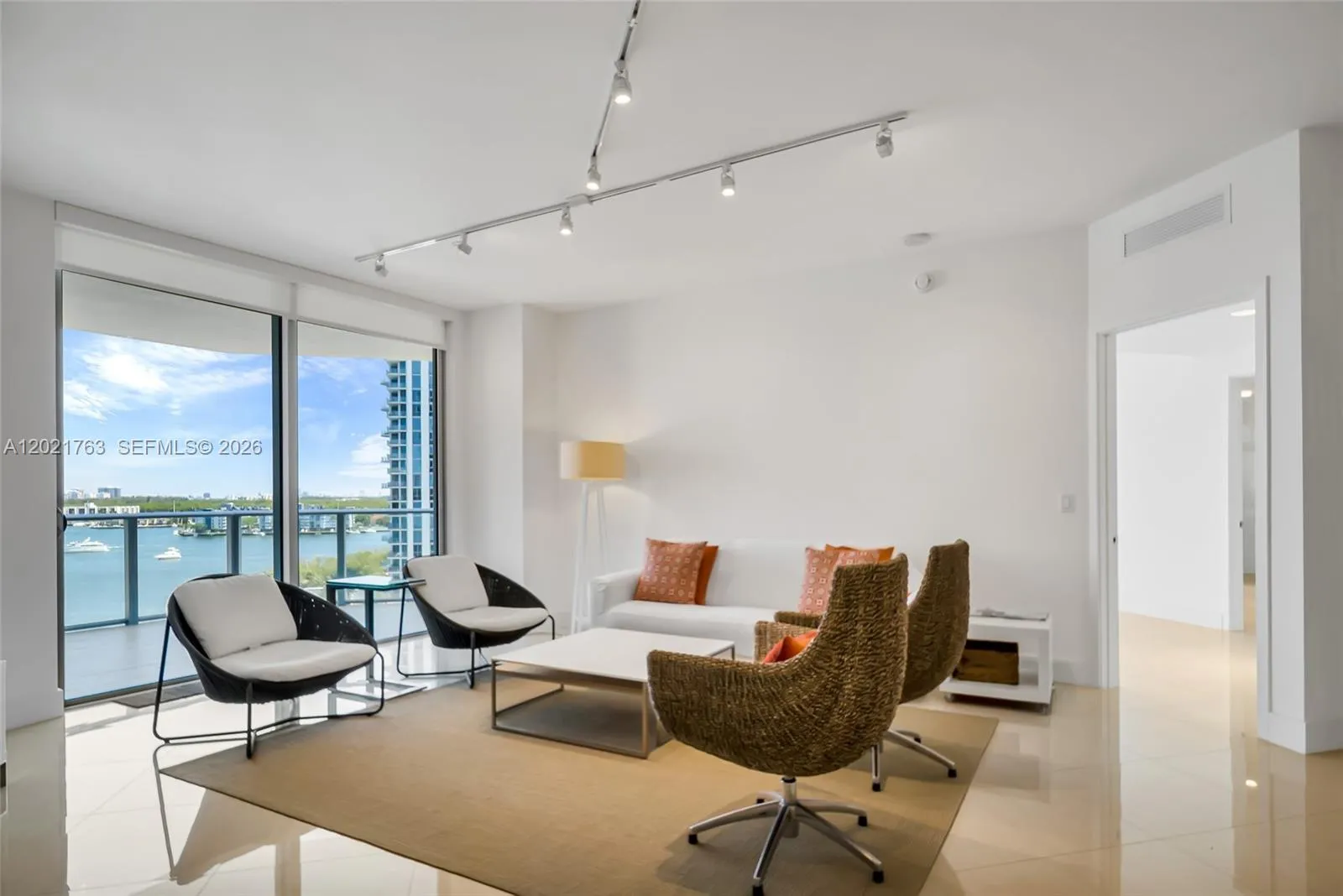17301 Biscayne Blvd # 907, North Miami Beach FL 33160