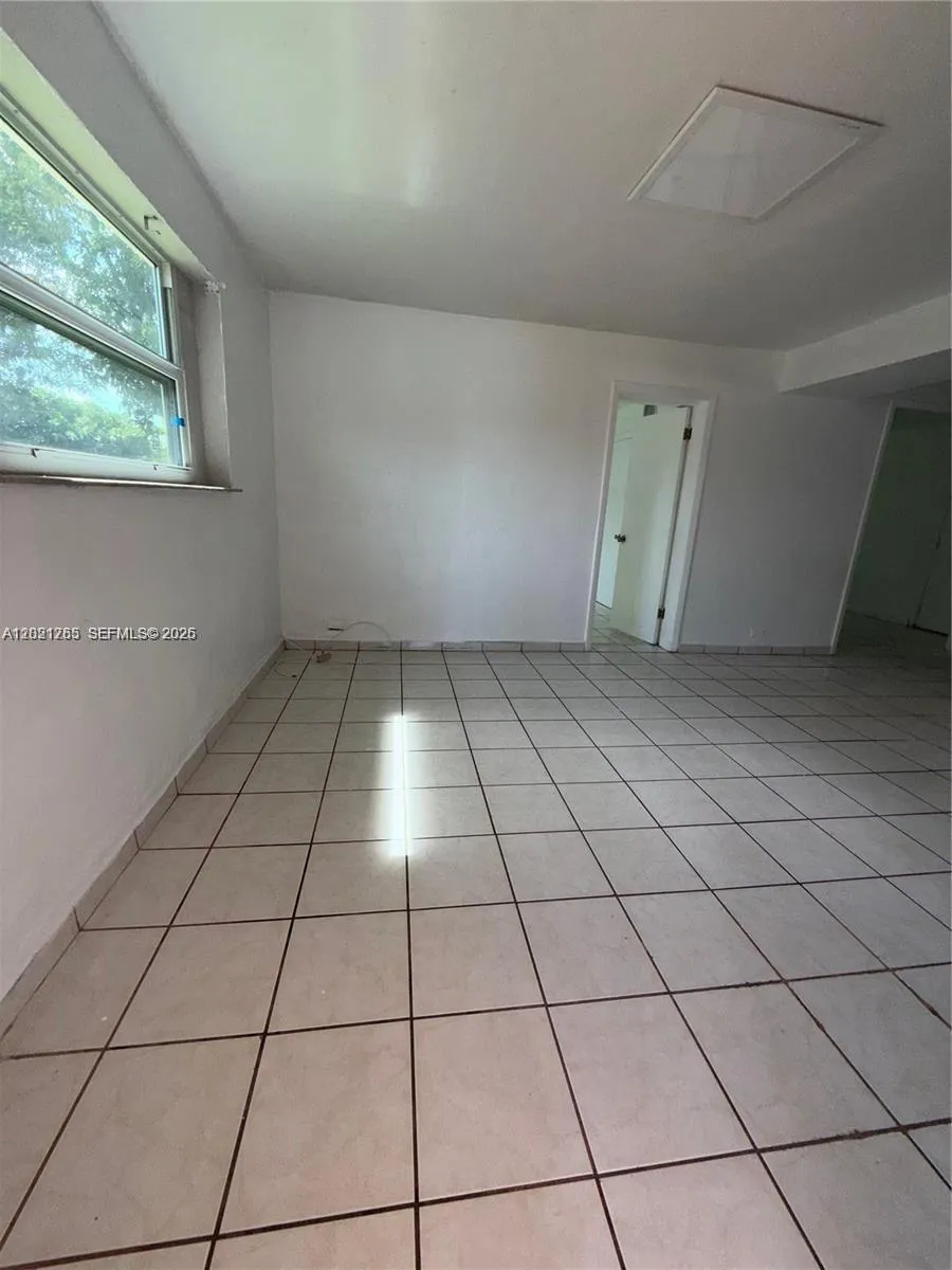 1545 NE 128th St, North Miami FL 33161