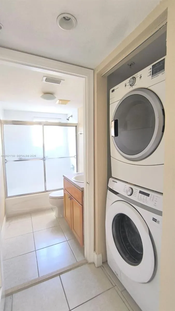 2536 NW 24th St # 2B, Miami FL 33142