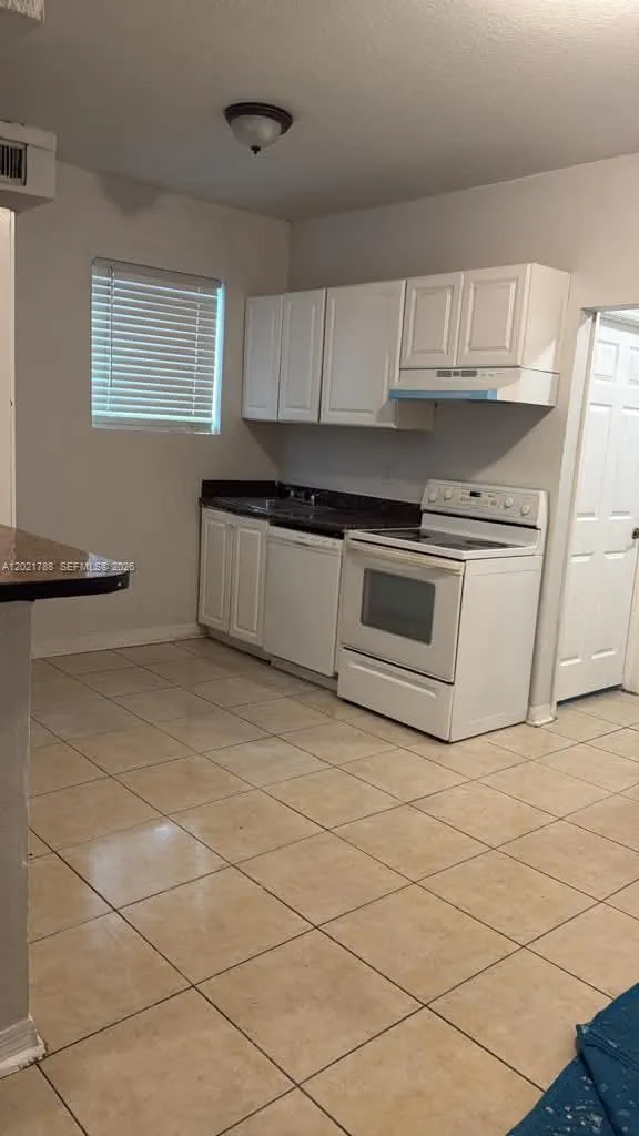 1021 NW 3rd St # 205, Miami FL 33128