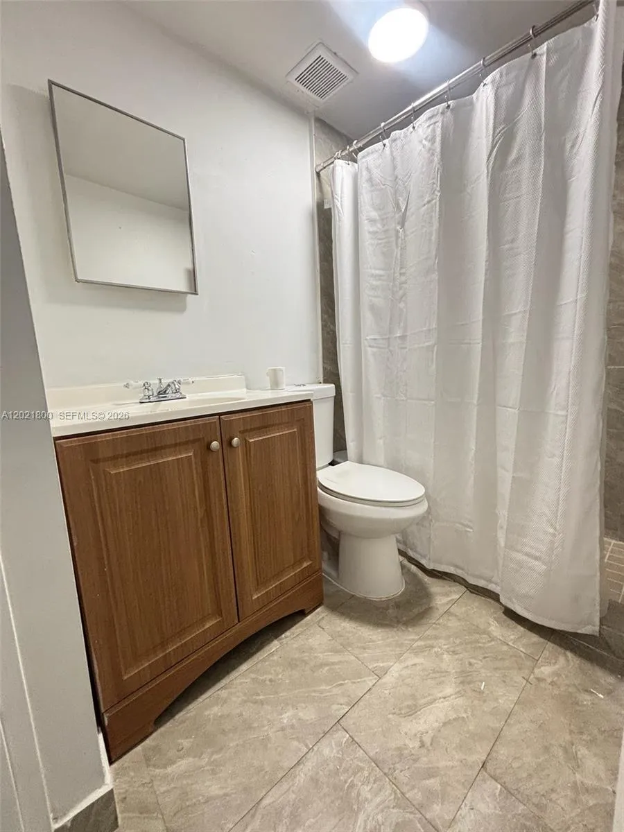 719 Glenn Pkwy # 1, Hollywood FL 33021
