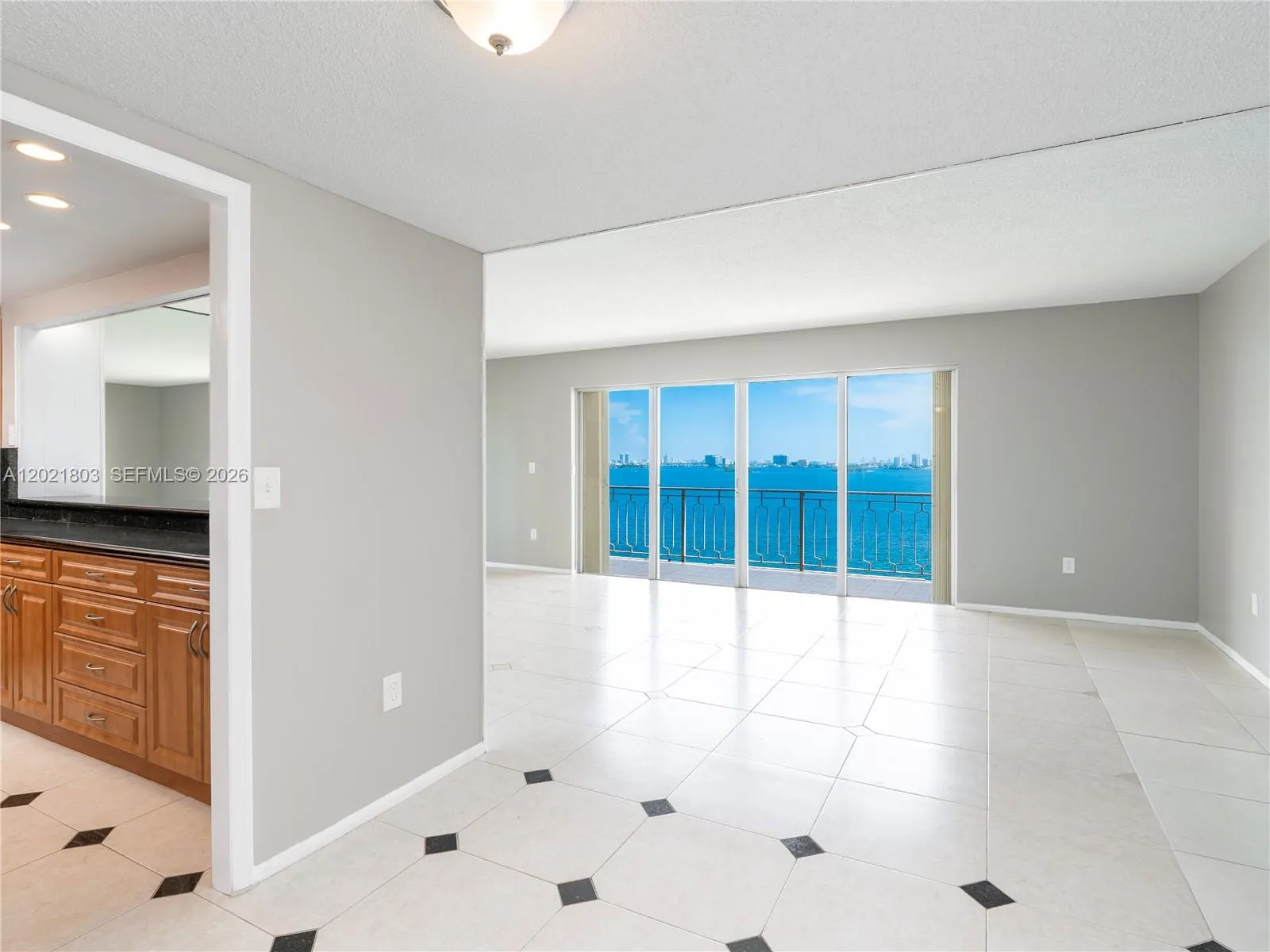 11111 Biscayne Blvd # 912, Miami FL 33181