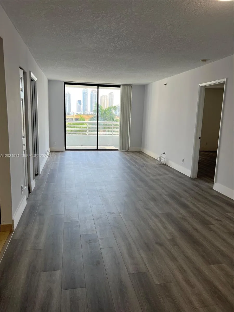 3300 NE 192nd St # 616, Aventura FL 33180