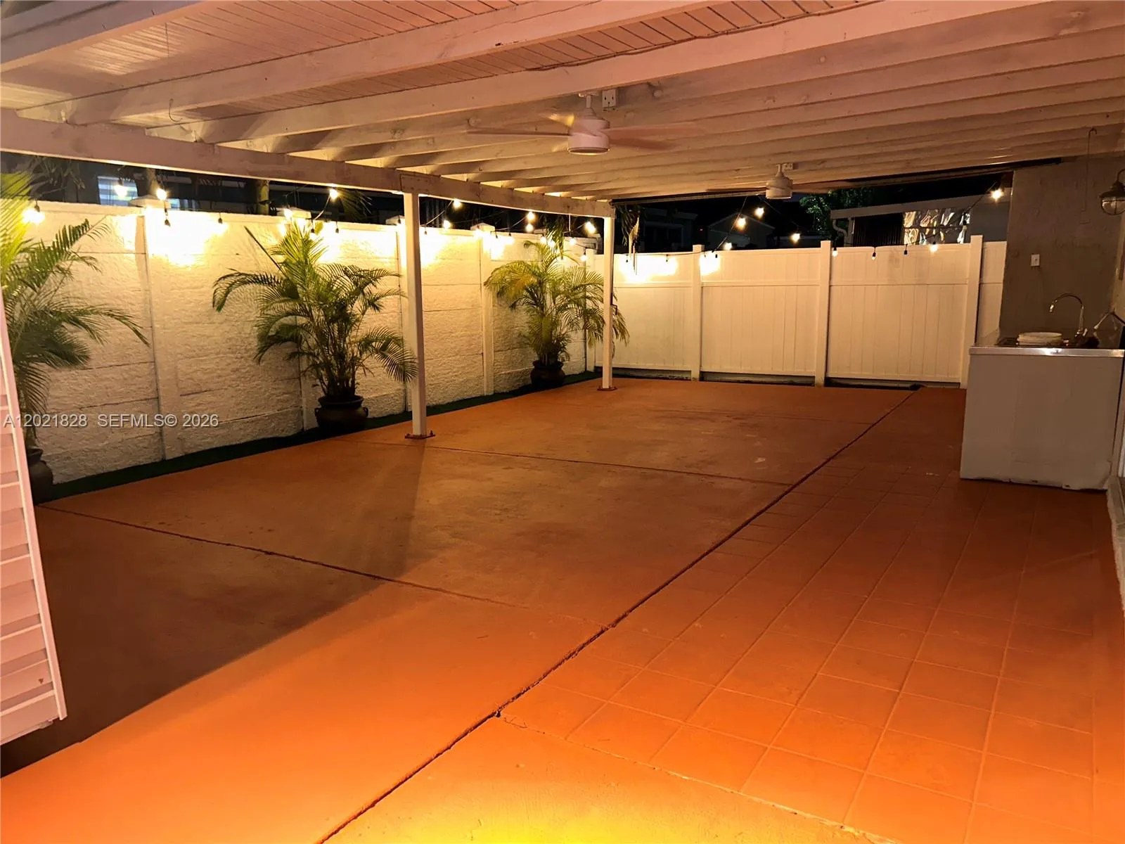14956 SW 39th St, Miami FL 33185