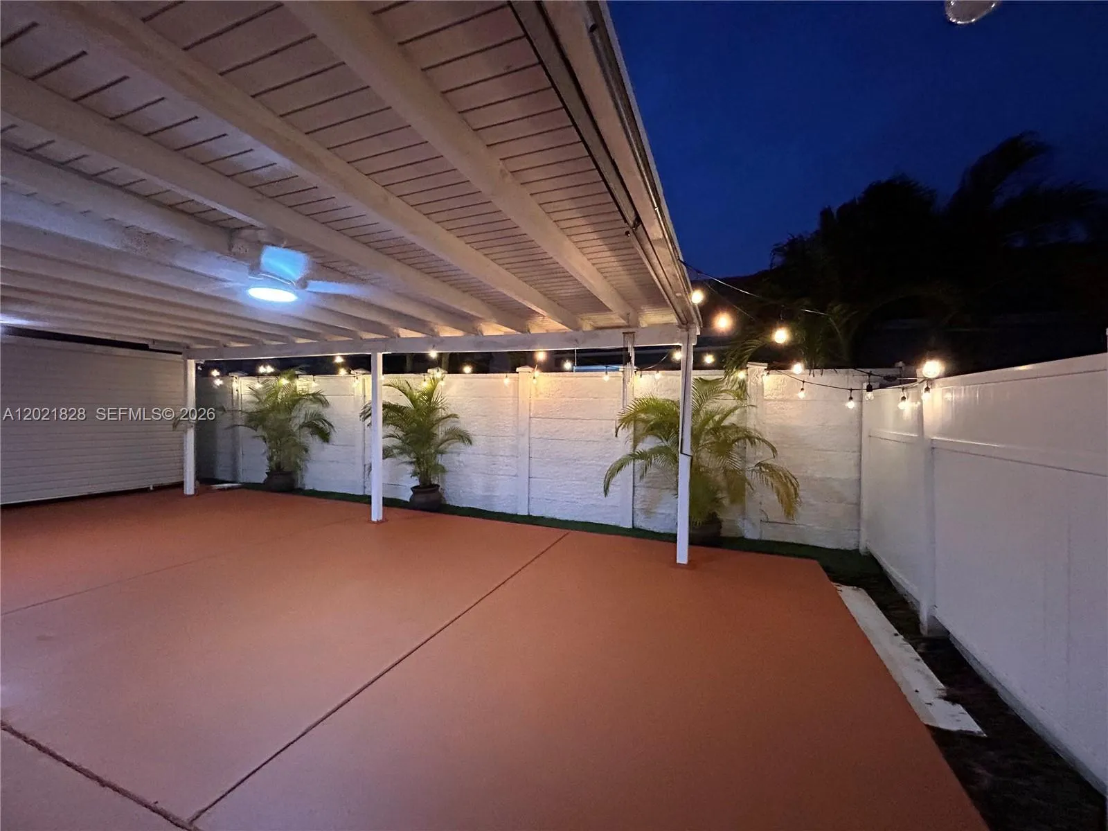 14956 SW 39th St, Miami FL 33185