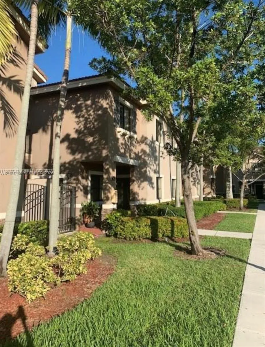 22631 SW 88th Pl # 18, Cutler Bay FL 33190