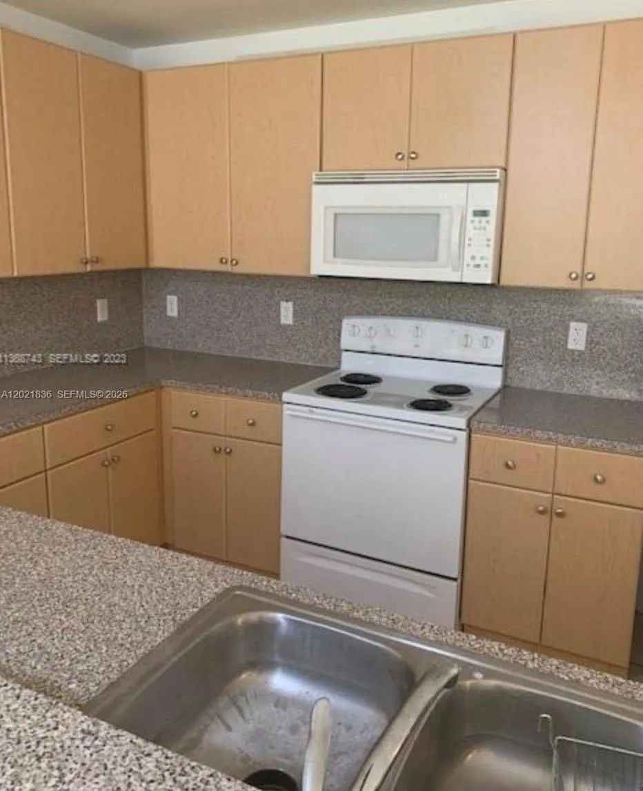 22631 SW 88th Pl # 18, Cutler Bay FL 33190