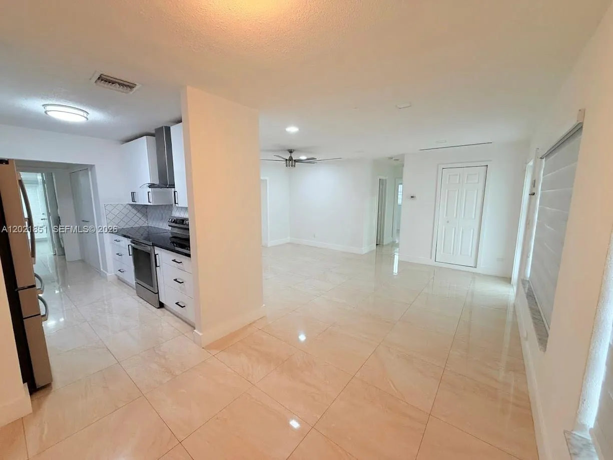 12041 SW 174th St, Miami FL 33177