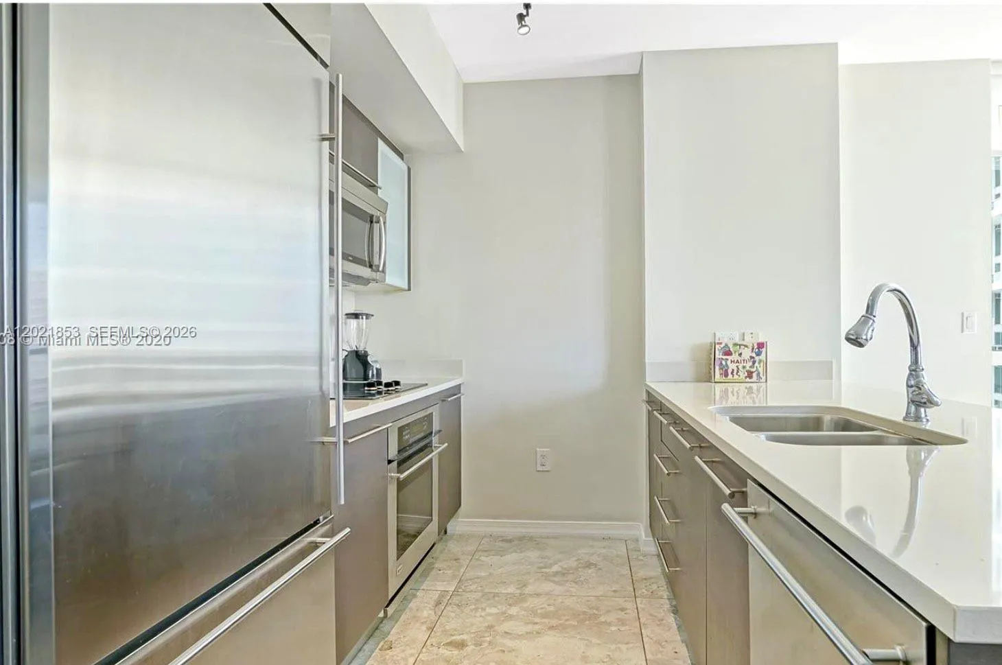 55 SE 6th St # 3001, Miami FL 33131