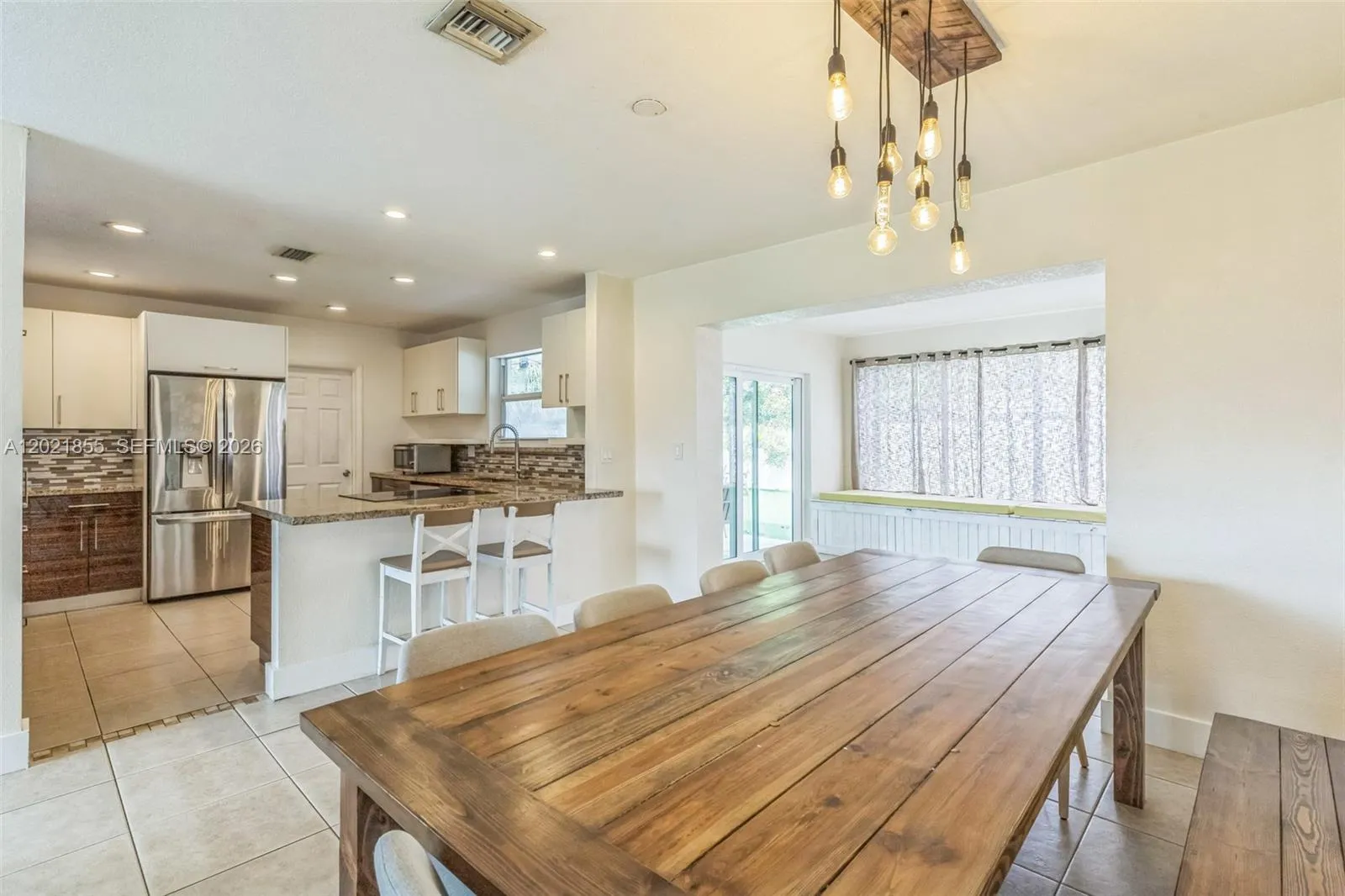 6931 SW 2nd St, Pembroke Pines FL 33023