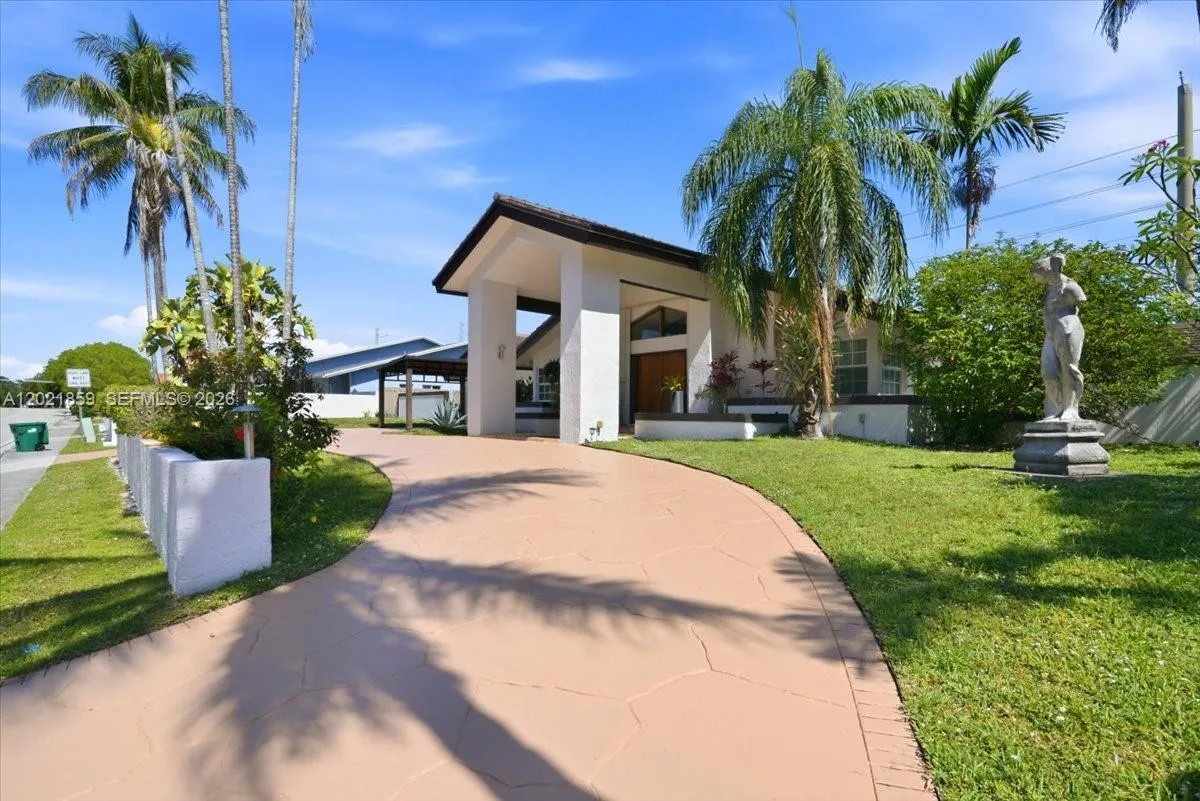 9665 SW 136th St, Miami FL 33176